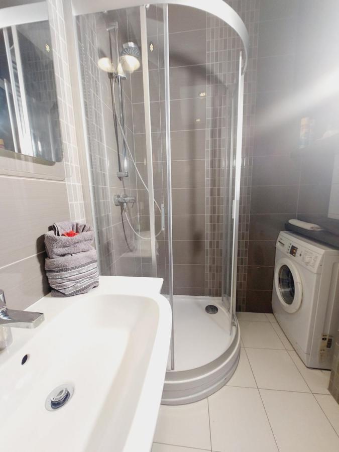 Central Apartments Garnizon 928 & Parking 格但斯克 外观 照片