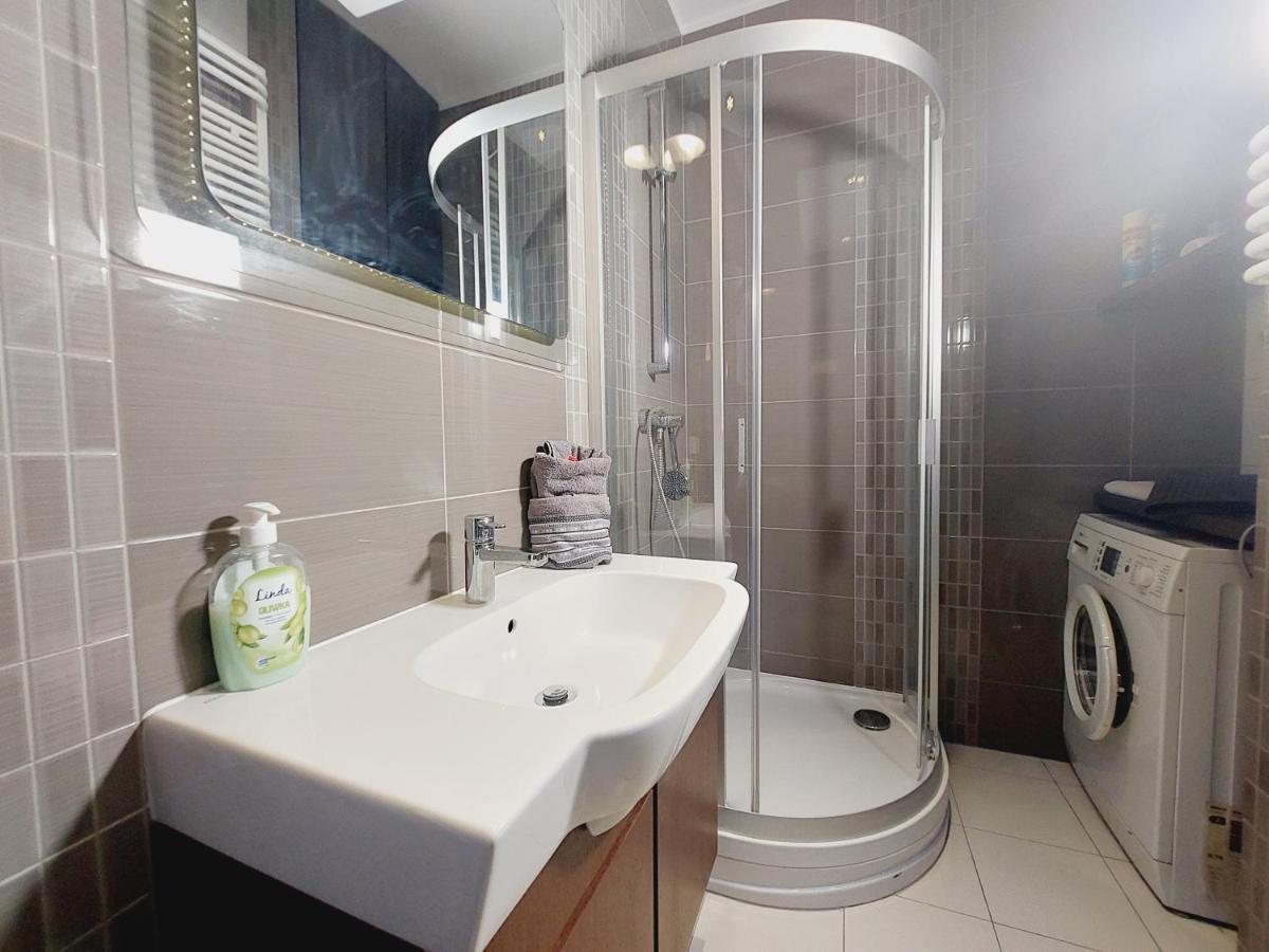 Central Apartments Garnizon 928 & Parking 格但斯克 外观 照片