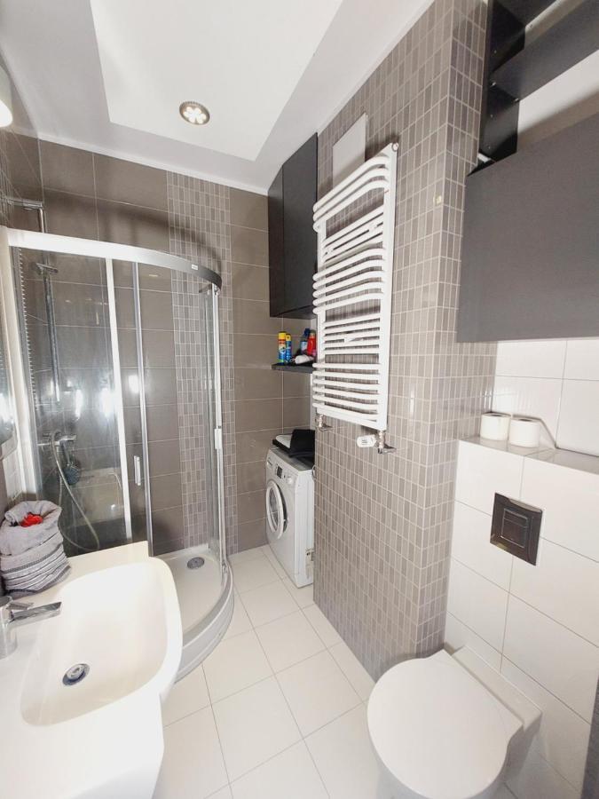 Central Apartments Garnizon 928 & Parking 格但斯克 外观 照片
