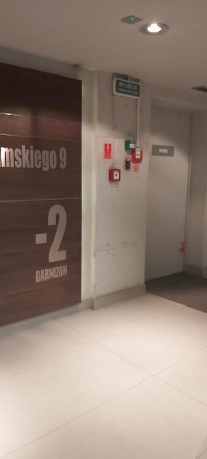 Central Apartments Garnizon 928 & Parking 格但斯克 外观 照片